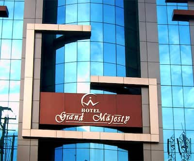 https://imgcld.yatra.com/ytimages/image/upload/t_hotel_yatra_city_desktop/v1441831467/Domestic Hotels/Hotels_Guwahati/Hotel Grand Majesty/Overview.jpg